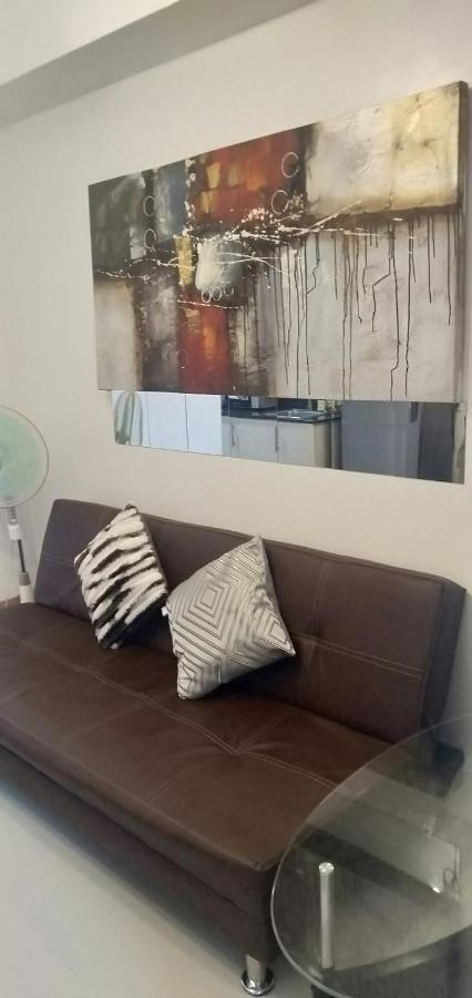 Yhanz Z Sea Residences Pasay Buitenkant foto