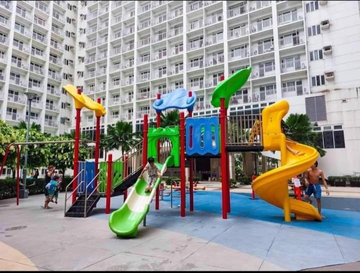 Yhanz Z Sea Residences Pasay Buitenkant foto